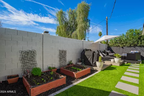Exterior - 1309 E Colter St, Phoenix, AZ 85014 photo 13 of 13