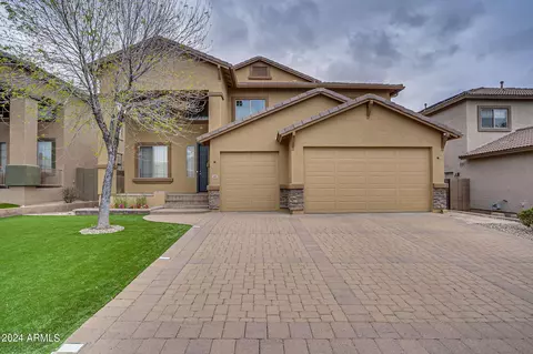 4425 W Phalen Dr, New River, AZ 85087