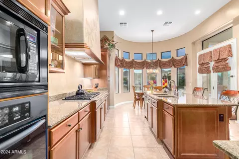 Kitchen - 8058 E Sugarloaf Cir, Mesa, AZ 85207 photo 3 of 4