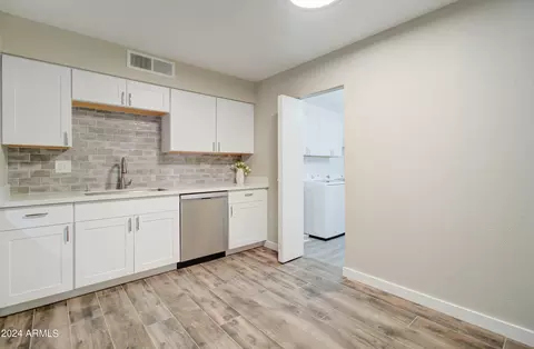 Kitchen - 7119 E Azalea Cir, Mesa, AZ 85208 photo 3 of 4
