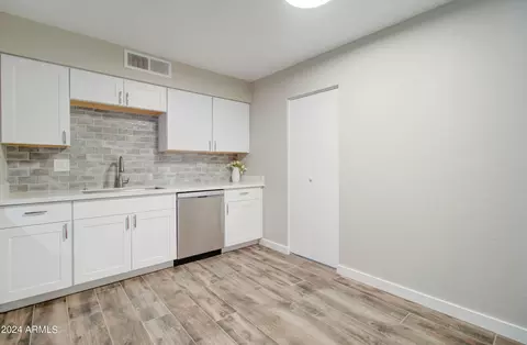 Kitchen - 7119 E Azalea Cir, Mesa, AZ 85208 photo 2 of 4