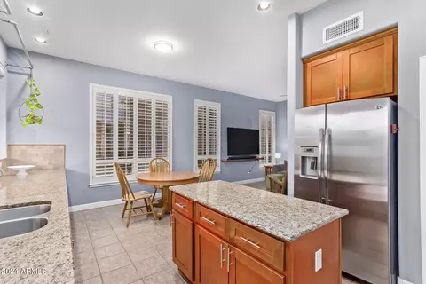 Kitchen - 7611 E Roland Cir, Mesa, AZ 85207 photo 4 of 5