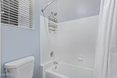 Bath - 7611 E Roland Cir, Mesa, AZ 85207 photo 6 of 6