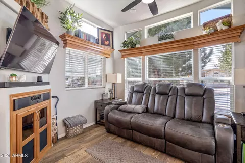2224 Wrangler Way, Overgaard, AZ 85933 photo 6
