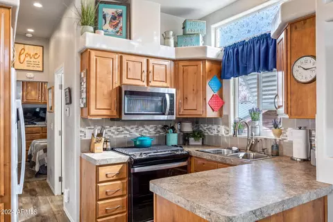 2224 Wrangler Way, Overgaard, AZ 85933 photo 8