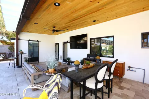 Exterior - 2228 E Sells Dr, Phoenix, AZ 85016 photo 7 of 20