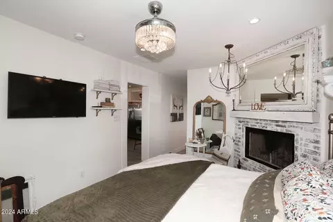 Bedroom - 2228 E Sells Dr, Phoenix, AZ 85016 photo 4 of 6