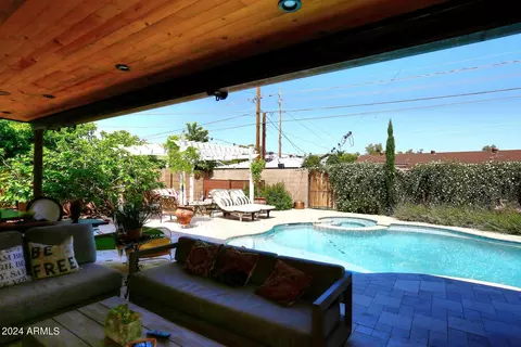 Exterior - 2228 E Sells Dr, Phoenix, AZ 85016 photo 4 of 20