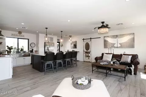 Living - 2228 E Sells Dr, Phoenix, AZ 85016 photo 1 of 3