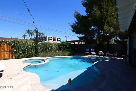 Exterior - 2228 E Sells Dr, Phoenix, AZ 85016 photo 11 of 20