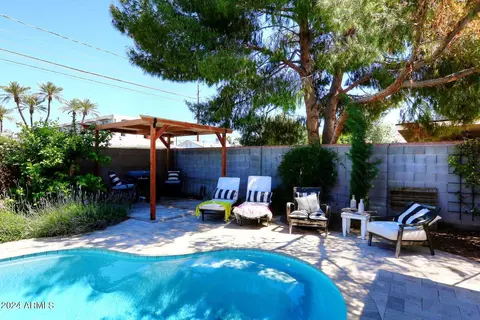Exterior - 2228 E Sells Dr, Phoenix, AZ 85016 photo 13 of 20