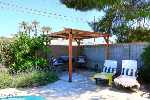 Exterior - 2228 E Sells Dr, Phoenix, AZ 85016 photo 10 of 20