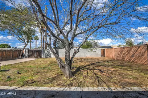 Exterior - 3026 E Diamond St, Phoenix, AZ 85008 photo 7 of 12