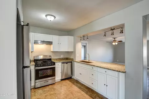 Kitchen - 3026 E Diamond St, Phoenix, AZ 85008 photo 1 of 5