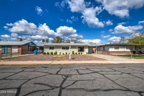 Exterior - 3026 E Diamond St, Phoenix, AZ 85008 photo 3 of 12