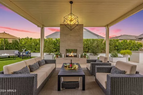 1442 E San Carlos Way, Gilbert, AZ 85298