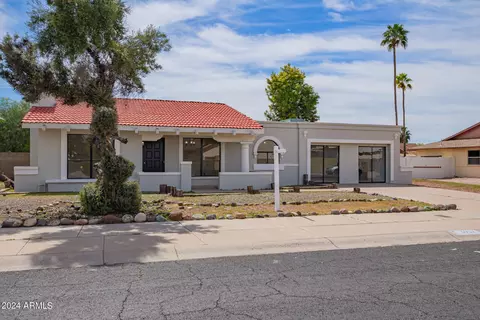 3917 W Juniper Ave, Phoenix, AZ 85053 photo 2
