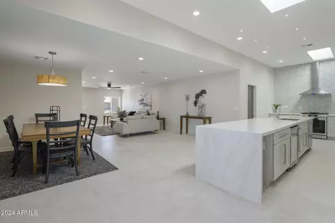 2522 E Turney Ave, Phoenix, AZ 85016