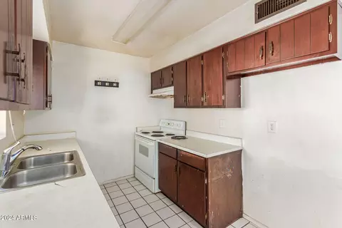 4126 W Medlock Dr, Phoenix, AZ 85019 photo 11