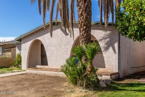 4126 W Medlock Dr, Phoenix, AZ 85019 photo 4