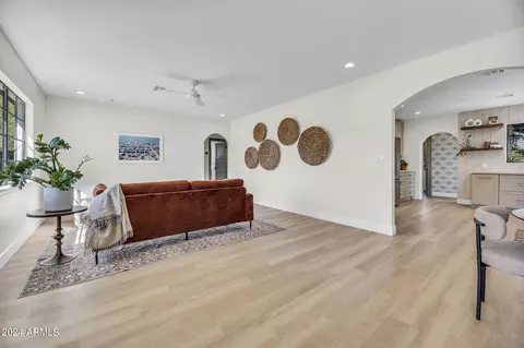 50 E Medlock Dr, Phoenix, AZ 85012 photo 8