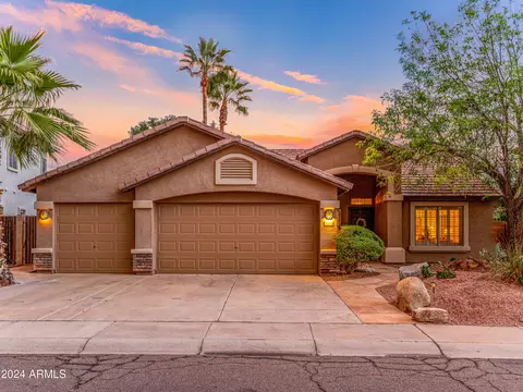 10825 W Palm Ln, Avondale, AZ 85392