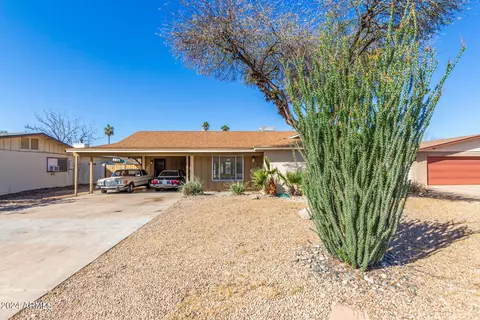 2122 W Del Campo Cir, Mesa, AZ 85202