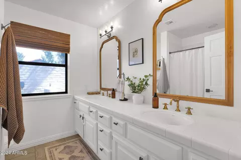 Bath - 3849 E Flossmoor Ave, Mesa, AZ 85206 photo 4 of 6
