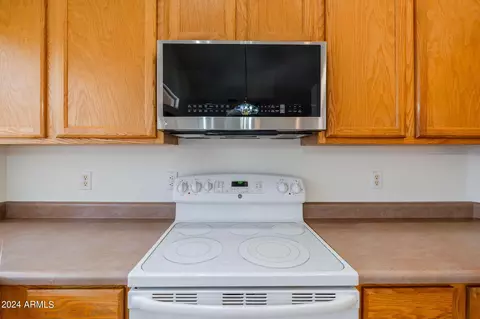 Kitchen - 1144 E Baylor Ln, Gilbert, AZ 85296 photo 6 of 7