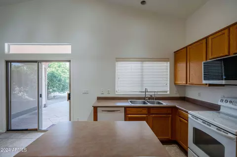 Kitchen - 1144 E Baylor Ln, Gilbert, AZ 85296 photo 4 of 7