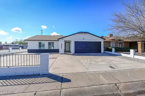 2901 W Rose Ln, Phoenix, AZ 85017