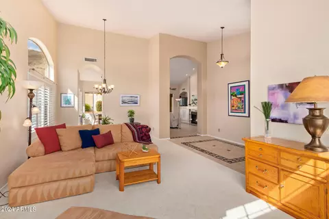 Living - 2020 E Taxidea Way, Phoenix, AZ 85048 photo 2 of 7