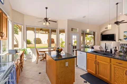 Kitchen - 2020 E Taxidea Way, Phoenix, AZ 85048 photo 1 of 4
