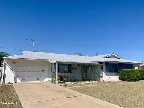 12224 N Cherry Hills Dr W, Sun City, AZ 85351