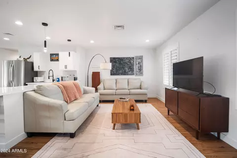 1 E Saint John Rd, Phoenix, AZ 85022 photo 4