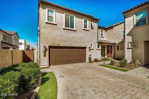 1857 S Follett Way, Gilbert, AZ 85295