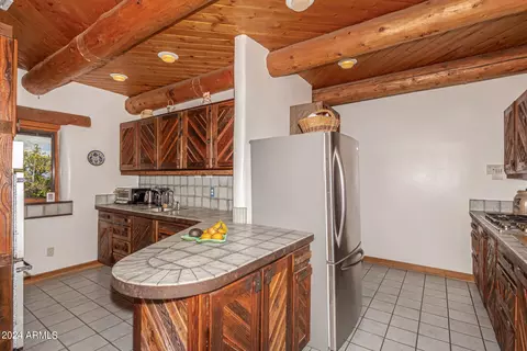 Kitchen - 2215 E Siesta Dr, Phoenix, AZ 85042 photo 4 of 6