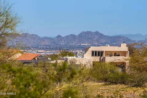 View/Area - 2215 E Siesta Dr, Phoenix, AZ 85042 photo 17 of 18