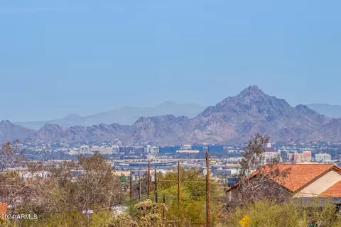 View/Area - 2215 E Siesta Dr, Phoenix, AZ 85042 photo 16 of 18