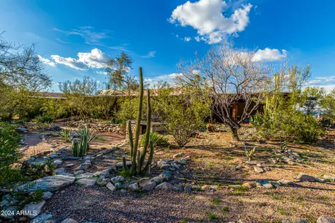 Exterior - 2215 E Siesta Dr, Phoenix, AZ 85042 photo 20 of 27