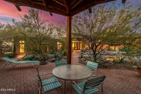 Exterior - 2215 E Siesta Dr, Phoenix, AZ 85042 photo 15 of 27