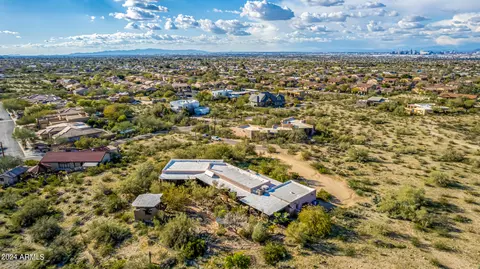 View/Area - 2215 E Siesta Dr, Phoenix, AZ 85042 photo 13 of 18