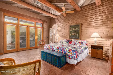 Bedroom - 2215 E Siesta Dr, Phoenix, AZ 85042 photo 1 of 6