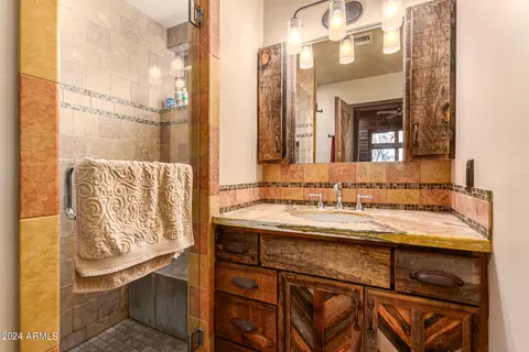 Bath - 2215 E Siesta Dr, Phoenix, AZ 85042 photo 6 of 6