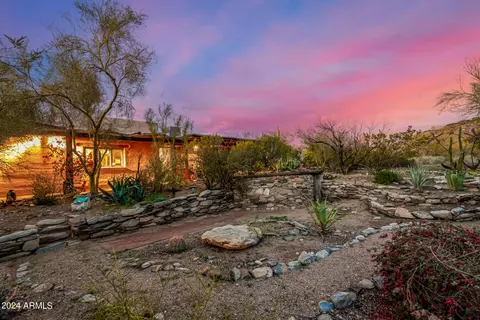 Exterior - 2215 E Siesta Dr, Phoenix, AZ 85042 photo 16 of 27