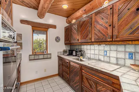 Kitchen - 2215 E Siesta Dr, Phoenix, AZ 85042 photo 5 of 6