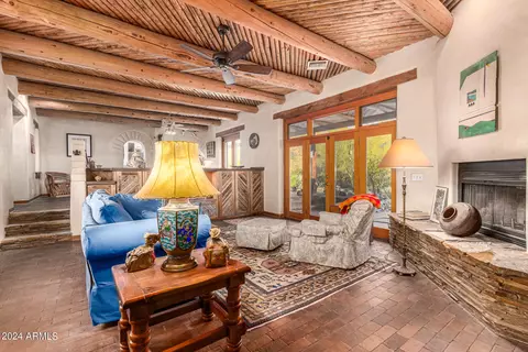 Living - 2215 E Siesta Dr, Phoenix, AZ 85042 photo 3 of 5