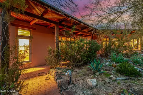 Exterior - 2215 E Siesta Dr, Phoenix, AZ 85042 photo 18 of 27