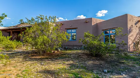 Exterior - 2215 E Siesta Dr, Phoenix, AZ 85042 photo 12 of 27