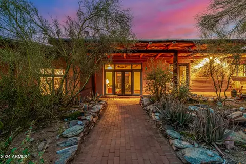 Exterior - 2215 E Siesta Dr, Phoenix, AZ 85042 photo 19 of 27